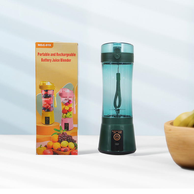 Compact & Powerful Portable Fruit Blender