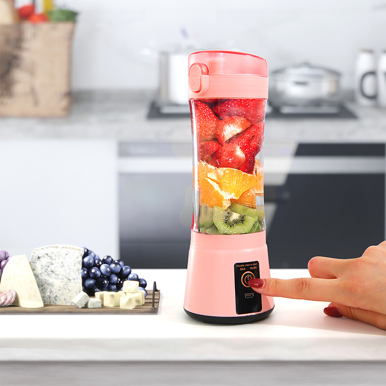 Compact & Powerful Portable Fruit Blender
