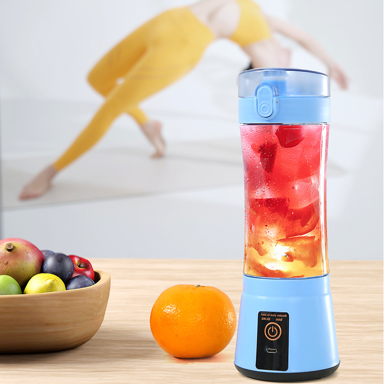 Compact & Powerful Portable Fruit Blender